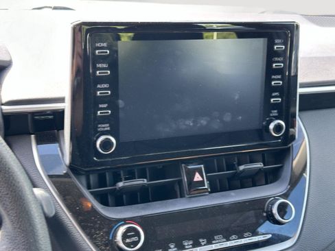 Used 2020 Toyota Corolla LE FWD image 11