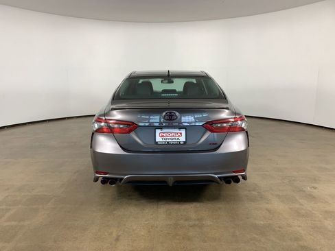 Used 2022 Toyota Camry XSE FWD image 10