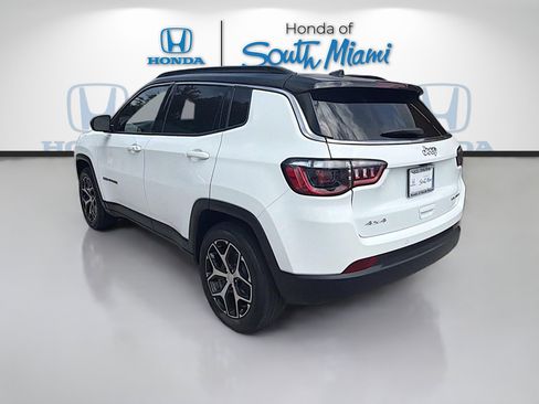 Used 2024 Jeep Compass Limited image 5