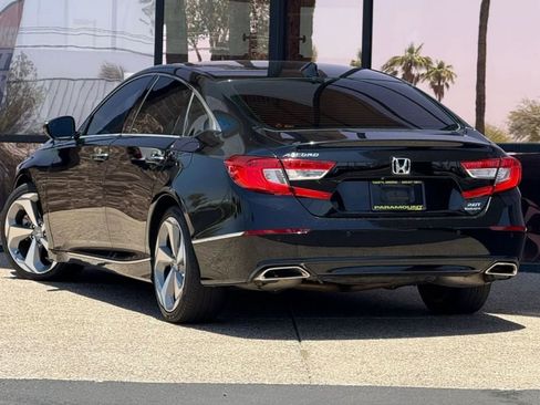 Used 2018 Honda Accord Touring image 7