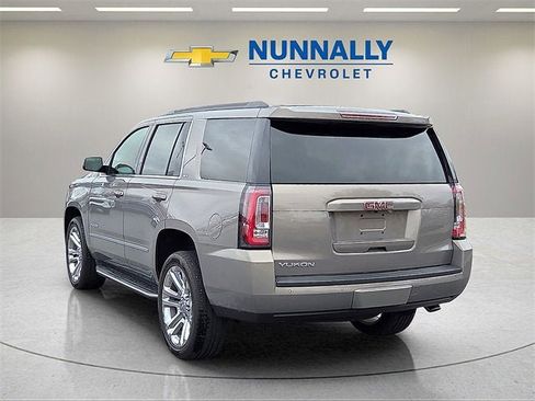 Used 2019 GMC Yukon SLT w/ Premium Edition image 3