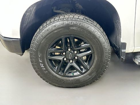 Used 2024 Chevrolet Silverado 1500 LT Trail Boss w/ Protection Package image 8