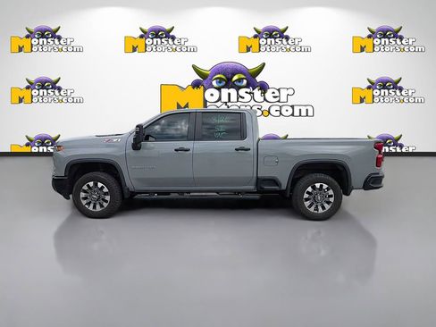 Used 2025 Chevrolet Silverado 2500 Custom w/ Custom Value Package image 8
