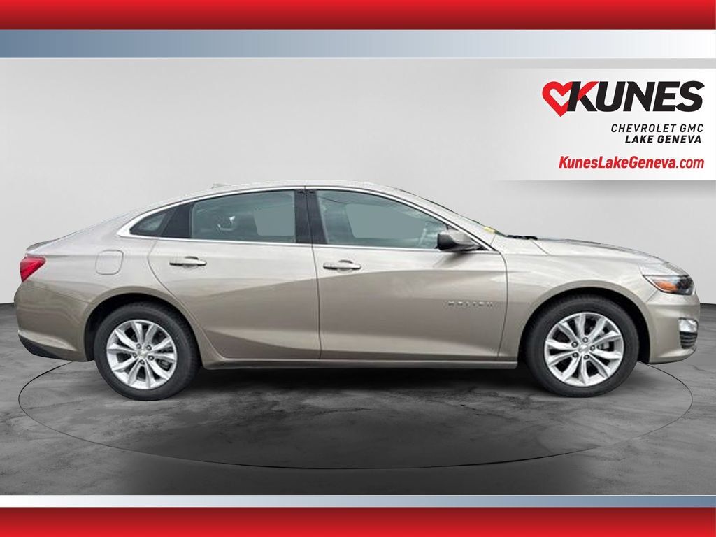Used 2025 Chevrolet Malibu LT FWD image 3