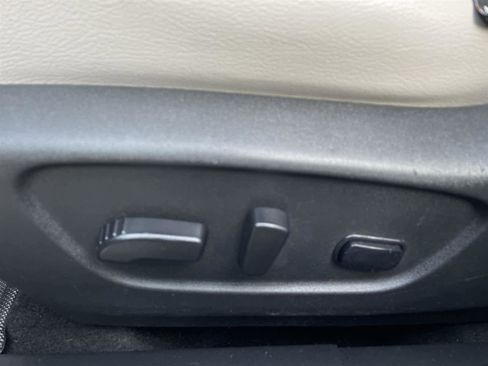 Used 2018 Nissan Rogue Sport SV w/ SV Technology Package image 13