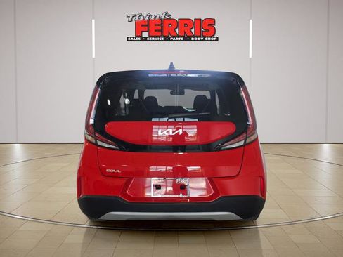 Used 2025 Kia Soul LX w/ LX Technology Package FWD image 6