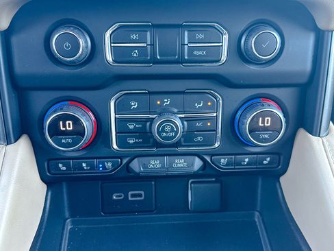 Certified 2022 Chevrolet Tahoe Premier AWD/4WD image 34