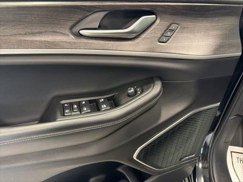 Used 2021 Jeep Grand Cherokee L Limited image 35