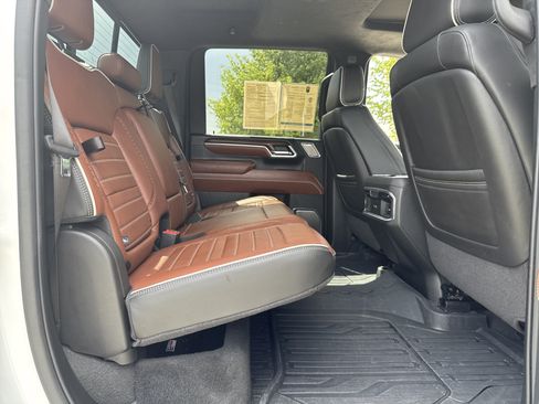 Used 2024 GMC Sierra 3500 Denali Ultimate AWD/4WD image 23