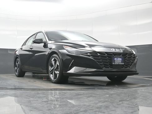 Used 2023 Hyundai Elantra Limited image 32