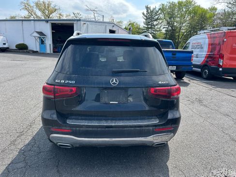 Used 2022 Mercedes-Benz GLB 250 4MATIC image 6