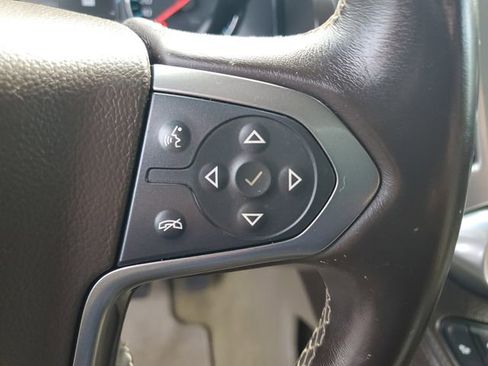 Used 2019 Chevrolet Suburban LT RWD image 30