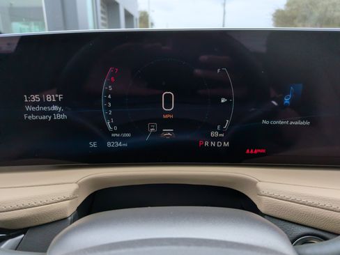 Used 2025 Cadillac XT4 Premium Luxury image 21