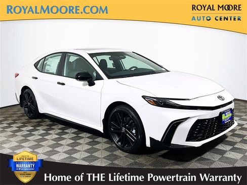 New 2026 Toyota Camry Hybrid image 1