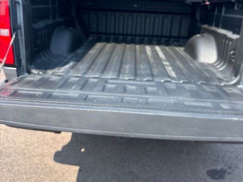 Used 2022 Chevrolet Colorado W/T RWD image 31