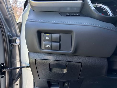 Used 2022 Toyota Highlander XLE image 25