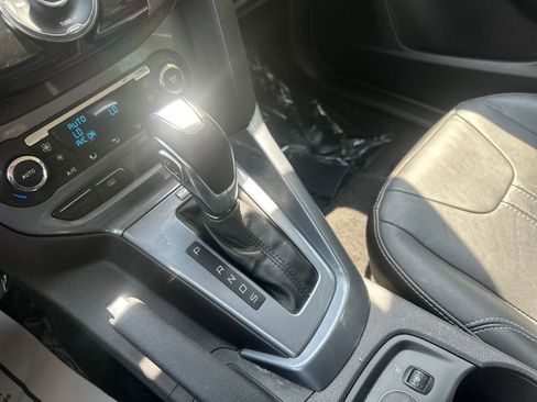 Used 2014 Ford Focus Titanium FWD image 29