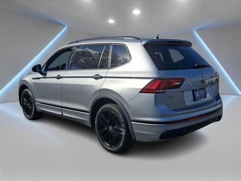 Certified 2022 Volkswagen Tiguan SE R-Line AWD/4WD image 6