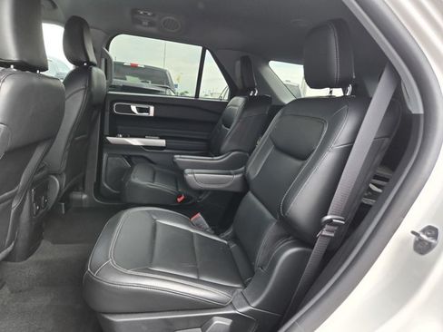 Used 2024 Ford Explorer XLT w/ Equipment Group 202A AWD/4WD image 26