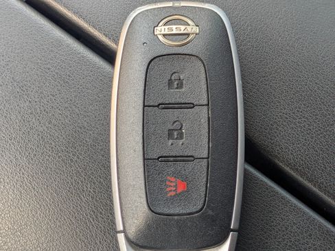 Used 2023 Nissan Rogue S AWD/4WD image 32