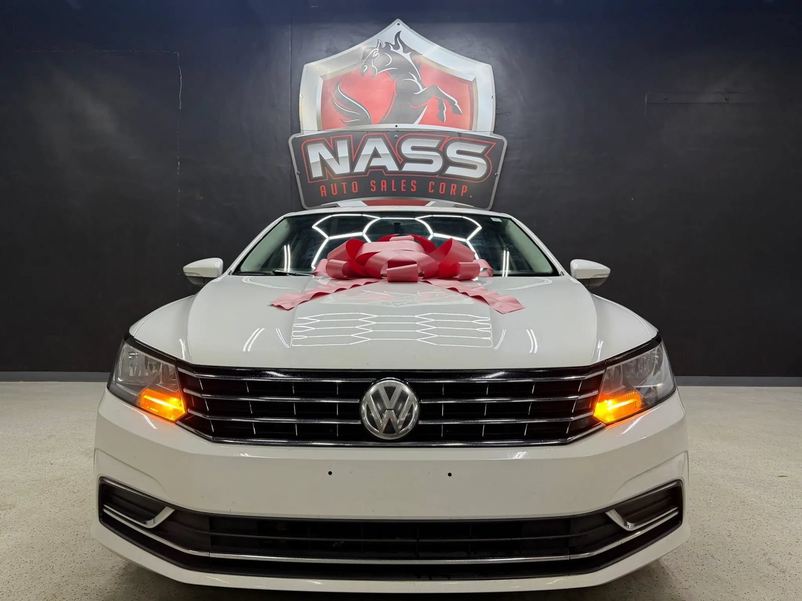 Used 2017 Volkswagen Passat 1.8T S FWD image 5