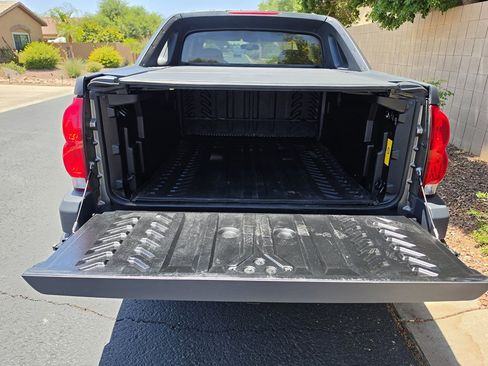 Used 2002 Chevrolet Avalanche 2500 RWD image 8