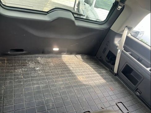 Used 2019 Ford Expedition XLT w/ Equipment Group 202A AWD/4WD image 24