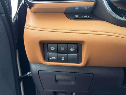 New 2026 Toyota Highlander Platinum AWD/4WD image 13