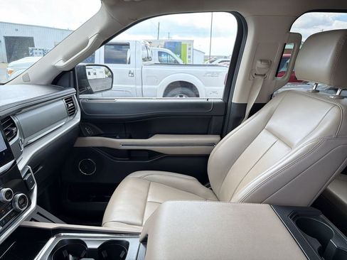 Used 2024 Ford Expedition Max XLT AWD/4WD image 11