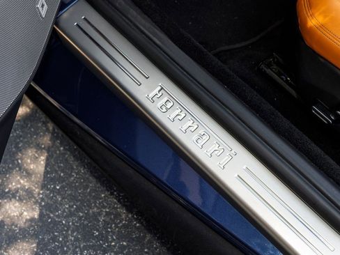 Used 2019 Ferrari Portofino image 27