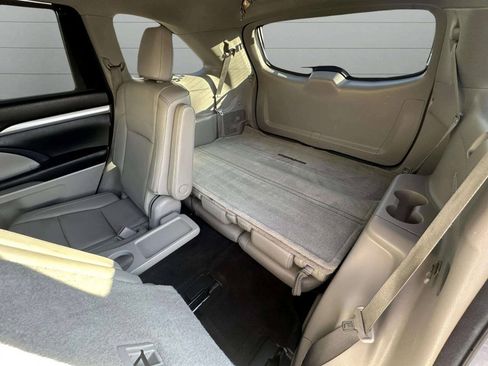 Used 2015 Toyota Highlander XLE AWD/4WD image 20