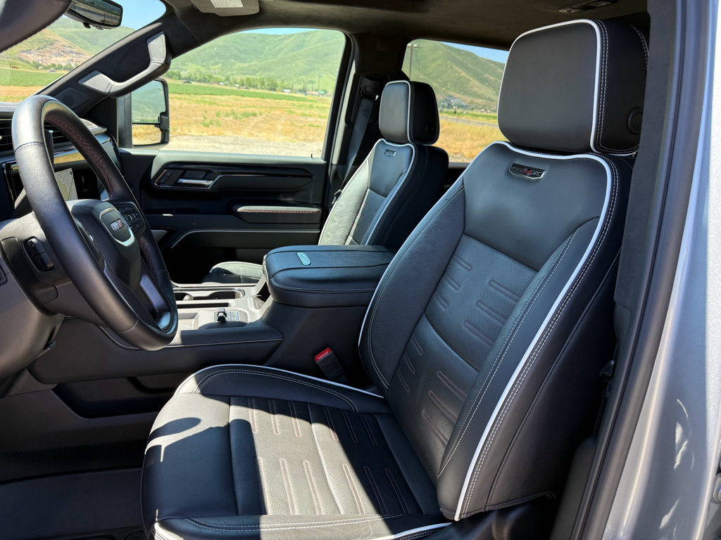 Used 2025 GMC Sierra 2500 AT4X AWD/4WD image 16