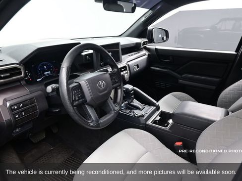 Used 2025 Toyota Tacoma SR5 AWD/4WD image 12
