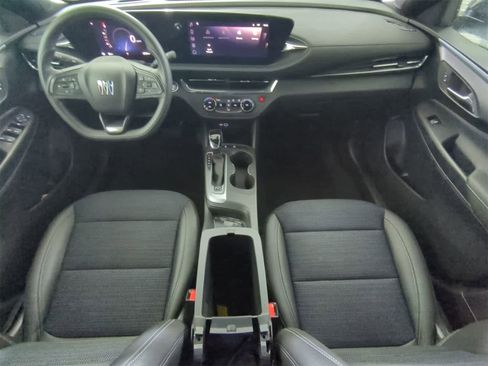 Used 2025 Buick Envista Preferred w/ Advanced Safety Package image 14