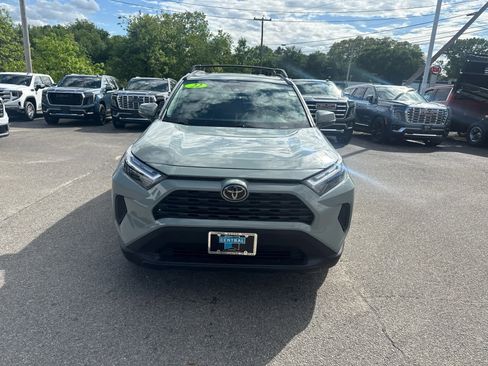 Used 2022 Toyota RAV4 XLE w/ Convenience Package AWD/4WD image 8
