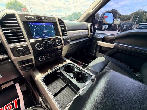 Used 2021 Ford F350 Lariat w/ Lariat Value Package AWD/4WD image 33
