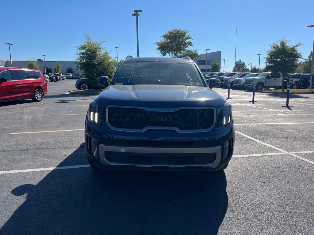 Used 2023 Kia Telluride EX X-Line AWD/4WD image 2