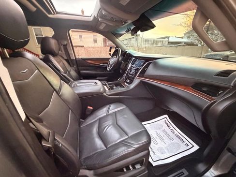 Used 2018 Cadillac Escalade Premium Luxury image 35