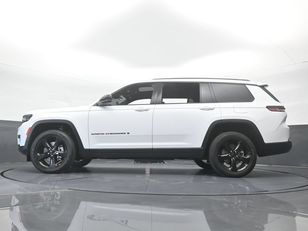 Used 2025 Jeep Grand Cherokee L Limited w/ Black Appearance Package AWD/4WD image 67