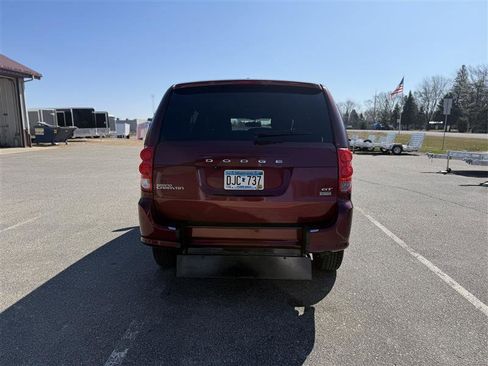 Used 2018 Dodge Grand Caravan GT image 6