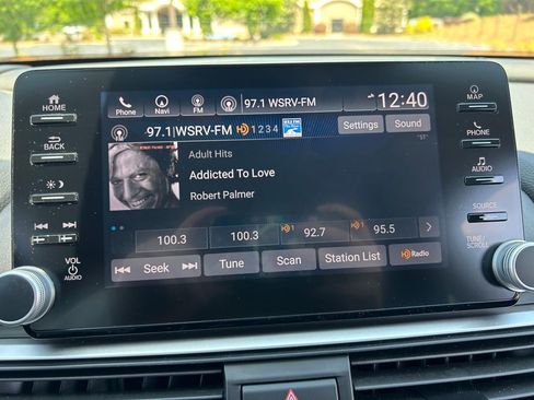 Used 2018 Honda Accord Touring image 26