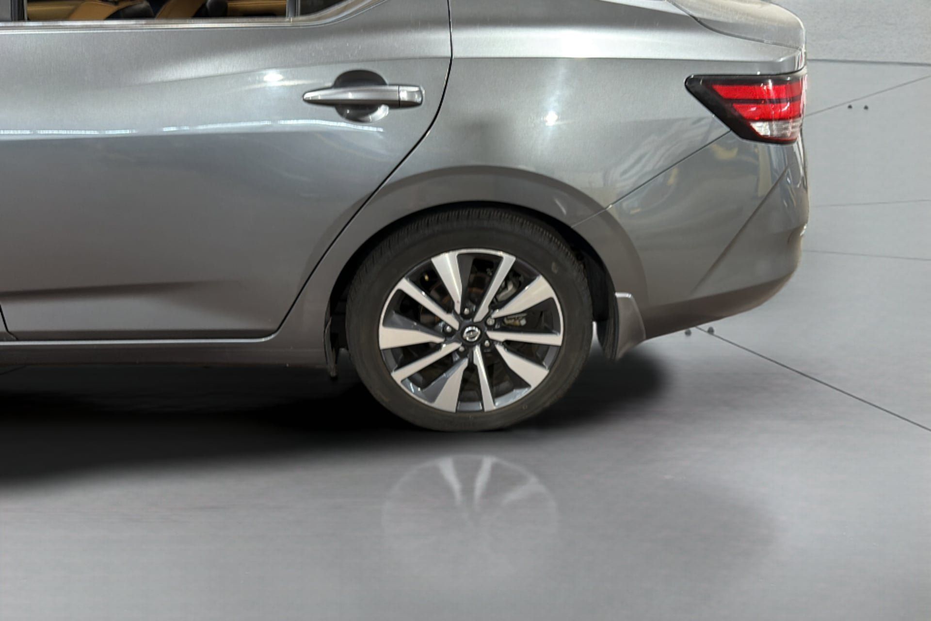 Used 2020 Nissan Sentra SV w/ SV Premium Package FWD image 37