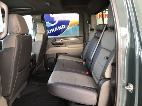 Used 2025 Chevrolet Silverado 2500 ZR2 w/ Technology Package image 8