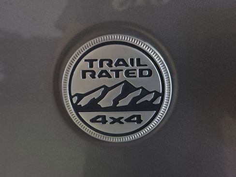Used 2020 Jeep Wrangler Unlimited Sahara AWD/4WD image 13
