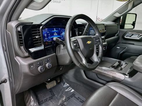 Used 2025 Chevrolet Silverado 3500 LTZ w/ LTZ Plus Package AWD/4WD image 10
