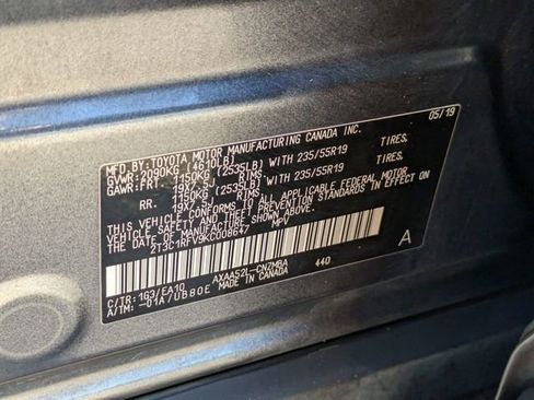 Used 2019 Toyota RAV4 XLE Premium image 34