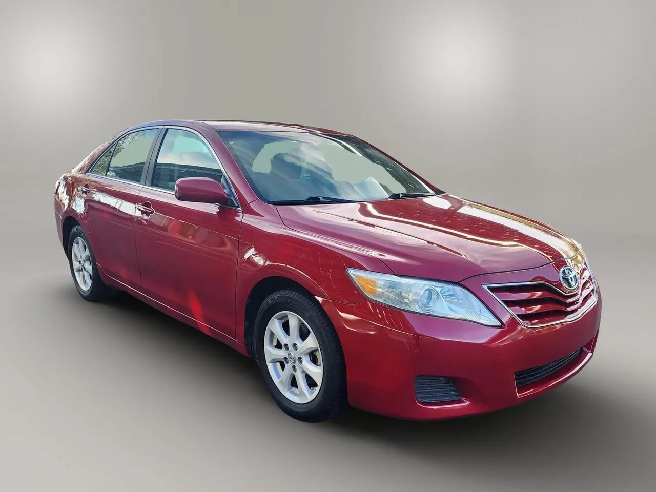 Used 2010 Toyota Camry LE FWD image 8