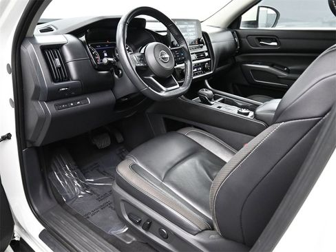 Used 2022 Nissan Pathfinder SL w/ SL Black Package image 2