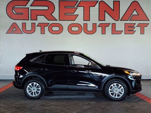 Used 2022 Ford Escape SE w/ Cold Weather Package AWD/4WD image 1