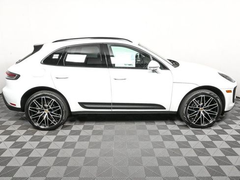Certified 2026 Porsche Macan AWD/4WD image 28